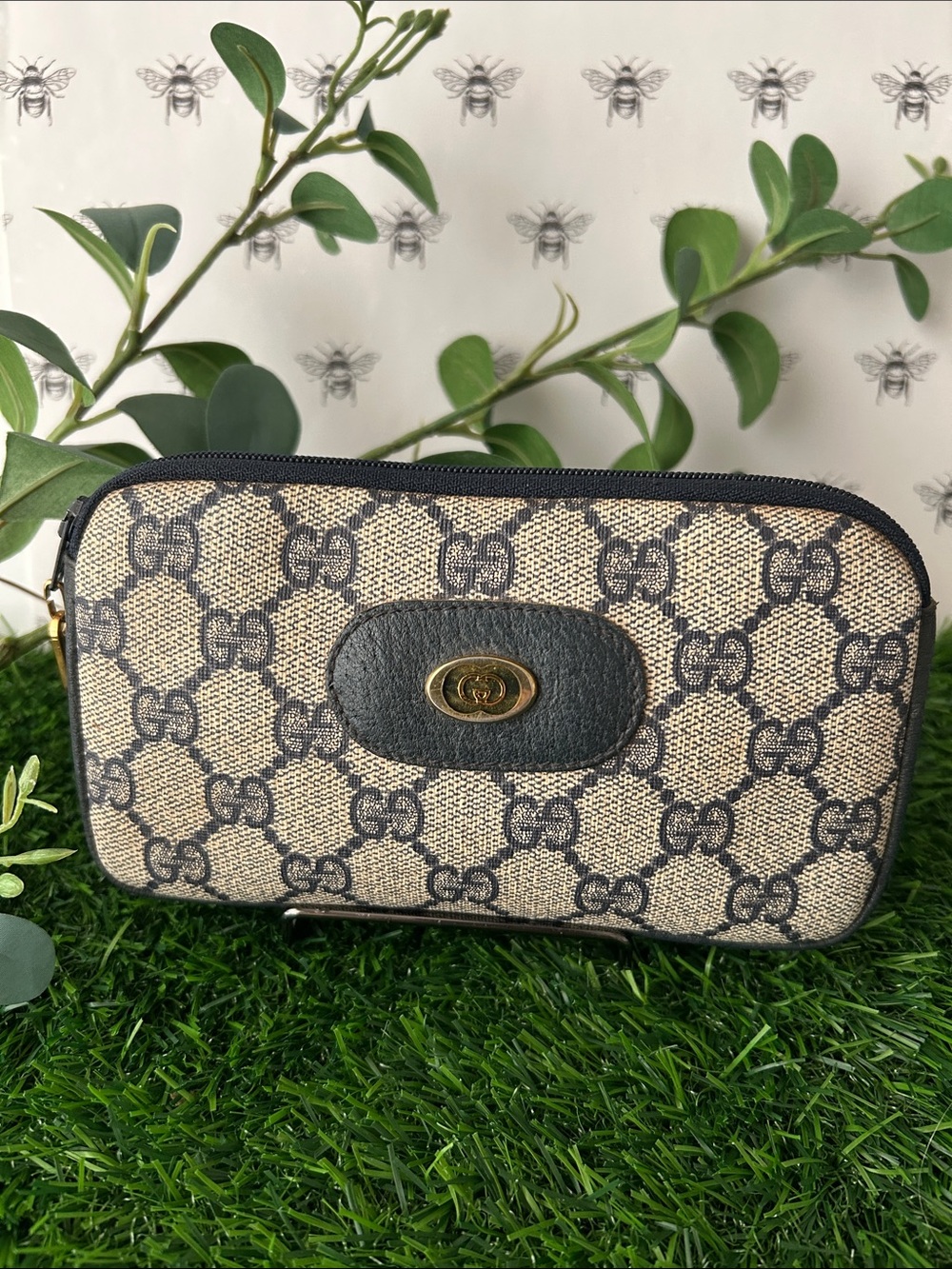 Vintage Gucci Beige GG Canvas Cosmetic Pouch w/ Navy Leather Trim and Gold Logo